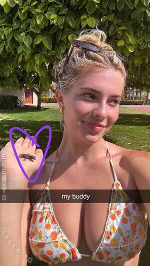 Hannah White Nude Leaked Photo #34