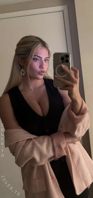 Hannah White Nude Leaked Photo #83