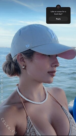 Hannah White leaked photo #95