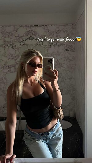 Hannah White leaked photo #149