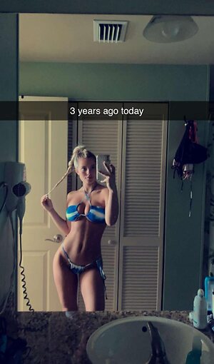 Hannah White leaked photo #214