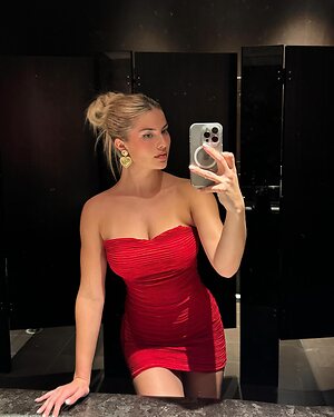 Hannah White leaked photo #218