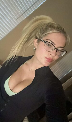 Hannah White leaked photo #254