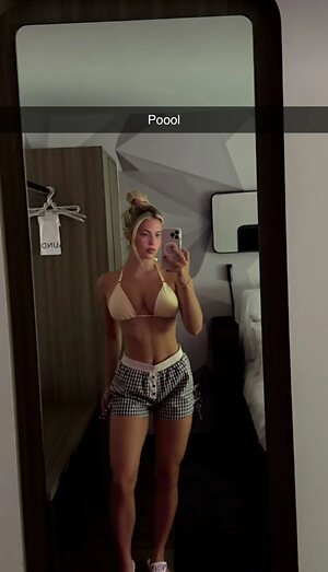 Hannah White leaked photo #263