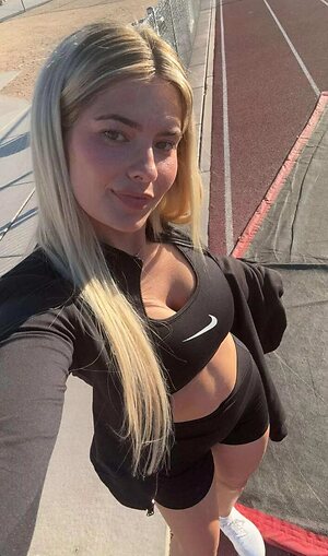 Hannah White leaked photo #284