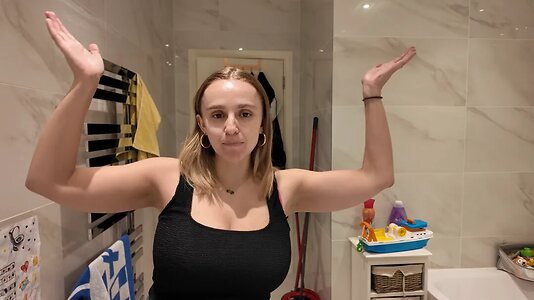 Hannah Witton leaked photo #47