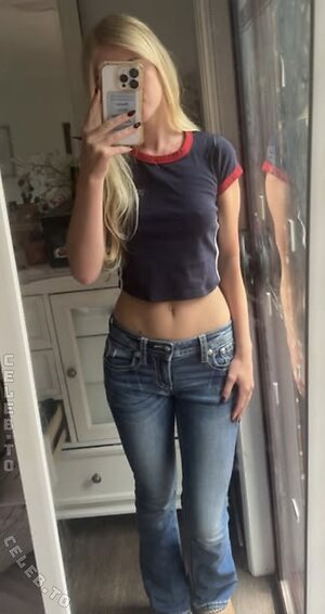 hannahanderrson Nude Leaked Photo #8