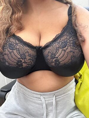HannahHandful leaked photo #8