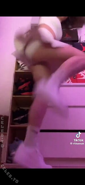 hannahluisienne Nude Leaked Photo #27