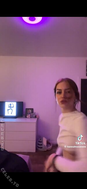 hannahluisienne Nude Leaked Photo #32