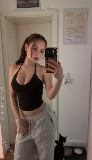 hannahluisienne photo