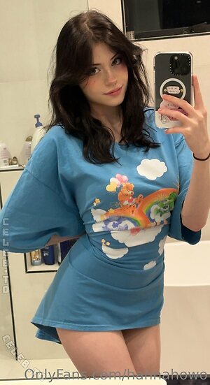 hannahowo photo