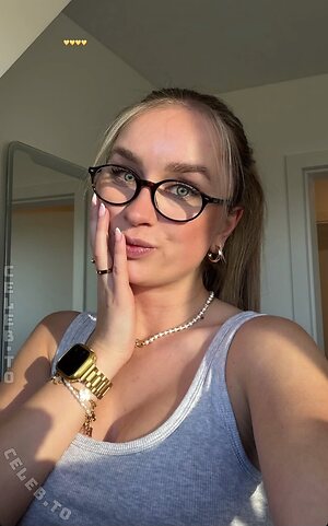 Hannifu Nude Leaked Photo #4