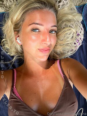 happyluna Nude Leaked Photo #11