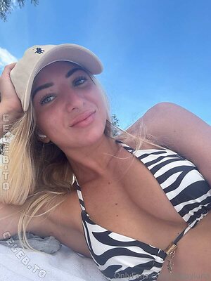 happyluna Nude Leaked Photo #17