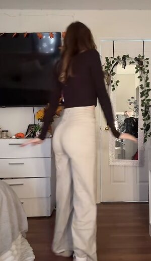 Harmony Viau leaked photo #2