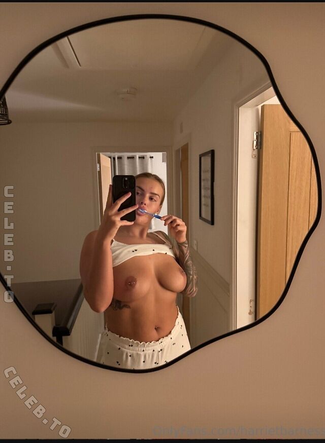 Harriet Barnes leaked photos
