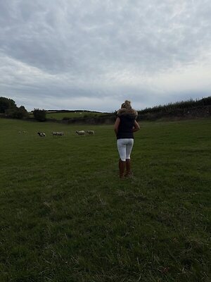 Harriet Cowan leaked photo #3