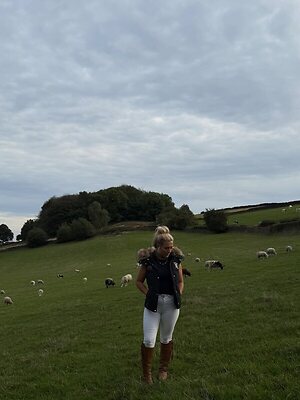 Harriet Cowan leaked photo #5