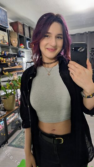 Haselnuuuss Nude Leaked Photo #5