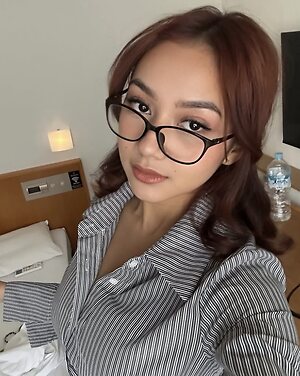 Hasna Elvans leaked photo #4
