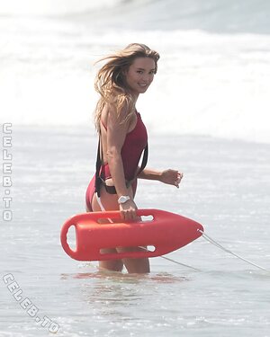 Hassie Harrison photo