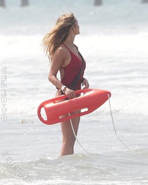 Hassie Harrison photo