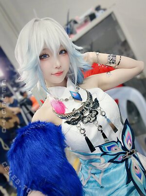 hattie_cos