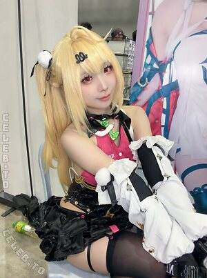 hattie_cos photo