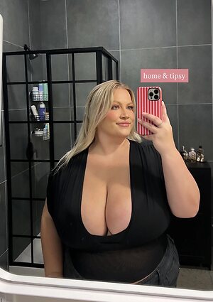 Hayden Nude Leaked Photo #34