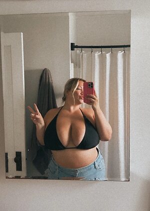 Hayden Nude Leaked Photo #63