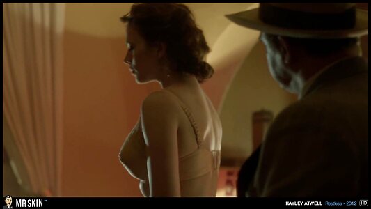 Hayley Atwell leaked photo #16