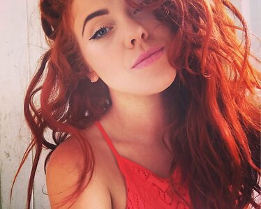 Hayley De Sola Pinto