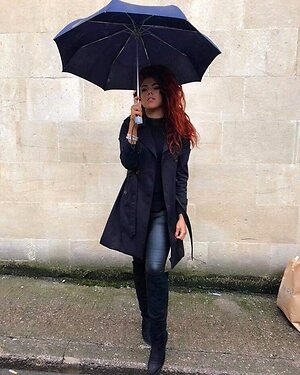 Hayley De Sola Pinto leaked photo #36