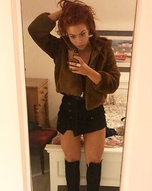 Hayley De Sola Pinto leaked photo #39