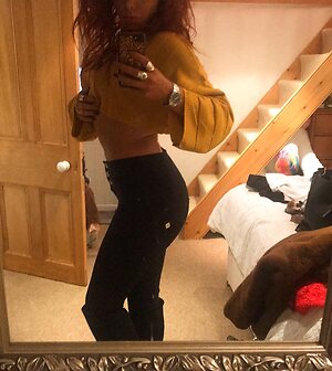 Hayley De Sola Pinto leaked photo #45