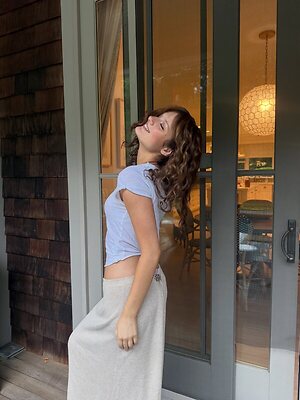 Hayley Noelle LeBlanc leaked photo #3
