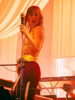 Hayley Williams leaked photo #47