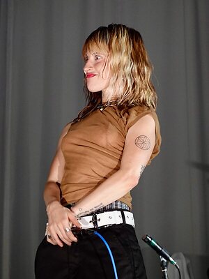 Hayley Williams leaked photo #121