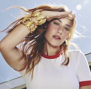 Hazal Kaya leaked photo #2