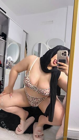 Hazal Kilinc Nude Leaked Photo #2