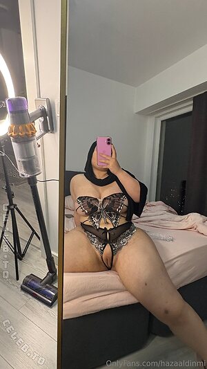 Hazal Kilinc Nude Leaked Photo #22