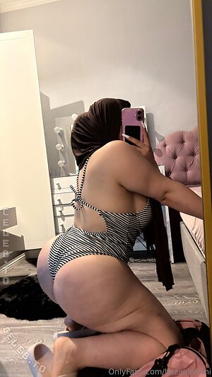 Hazal Kilinc Nude Leaked Photo #27