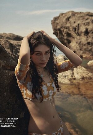 Hazar Erguclu leaked photo #2