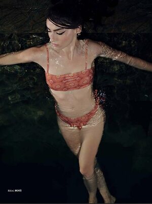 Hazar Erguclu leaked photo #9