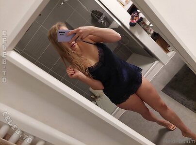 heidi-austria Nude Leaked Photo #15