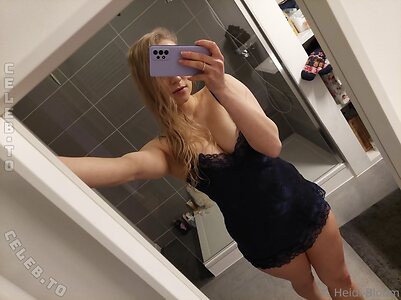 heidi-austria Nude Leaked Photo #16