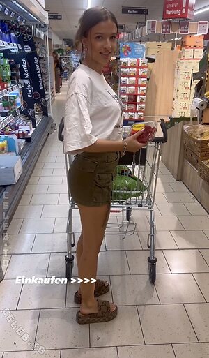 Heidi Nude Leaked Photo #4