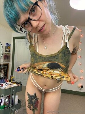 heidiv Nude Leaked Photo #4