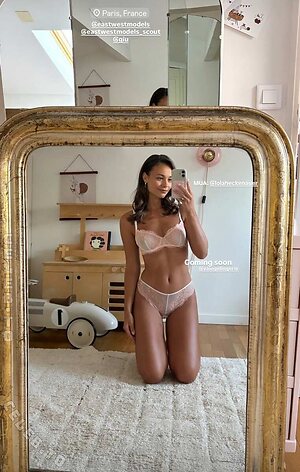 Helen Aurica Nude Leaked Photo #28